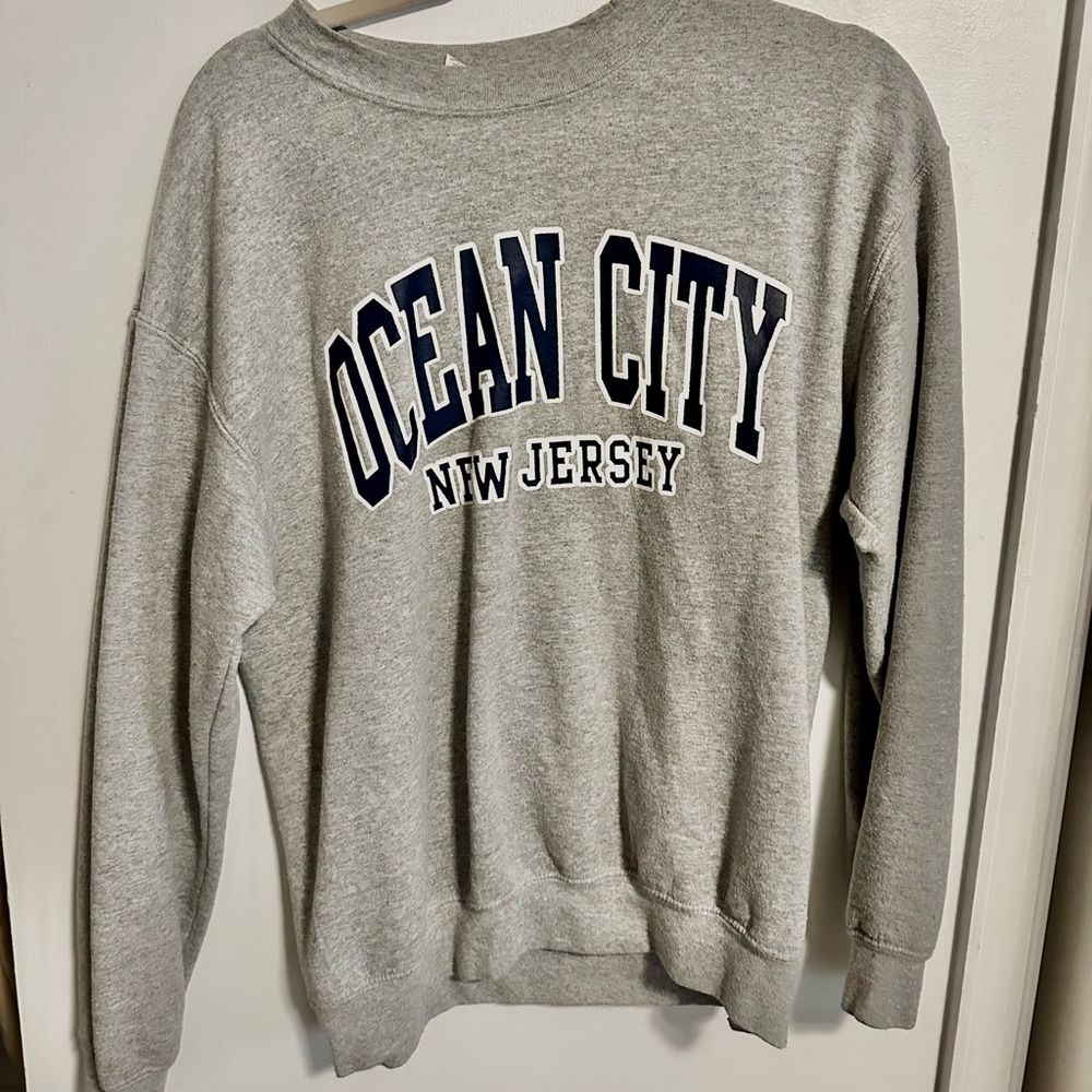 Ocean City Crewneck. Size medium!